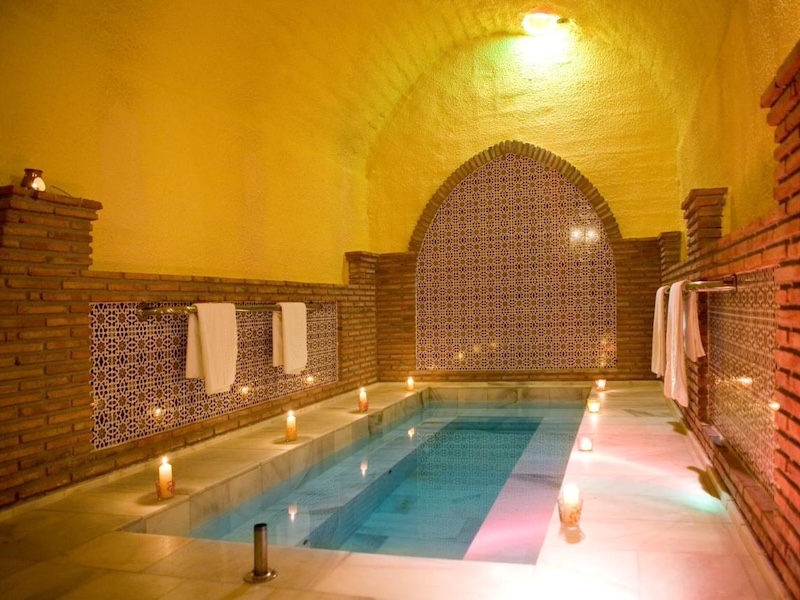 Spa in grotwoningen van Cuevas del Abuelo José (Geopark van Granada)