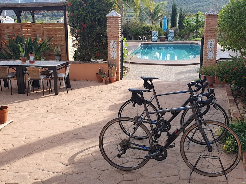 Fietsen vanuit Casa el Naranjo in de buurt van de Caminito del Rey