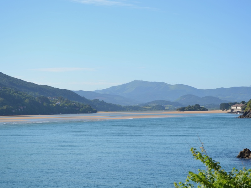 rivieruitmonding bij Mundaka in Urdaibai