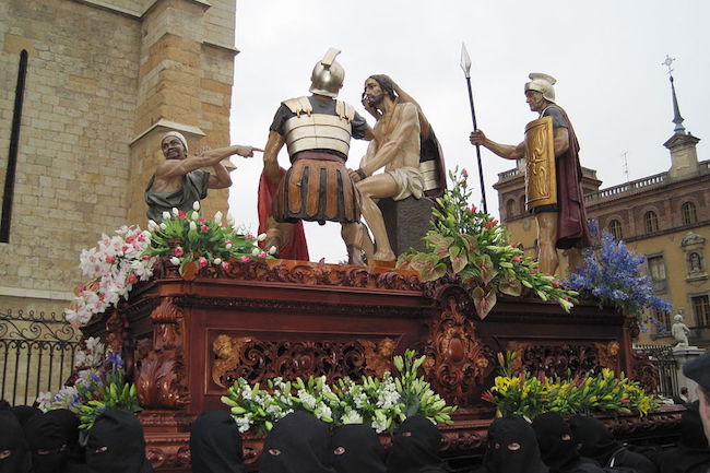 Coronacion de Espinas-beeld in de Semana Santa processie van Leon (Midden Spanje)