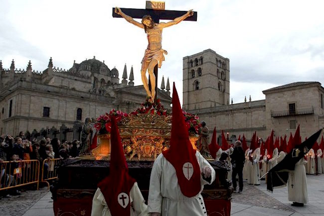 Het beeld Cristo de las Injurias in de Semana Santa processie van Zamora (Midden Spanje)
