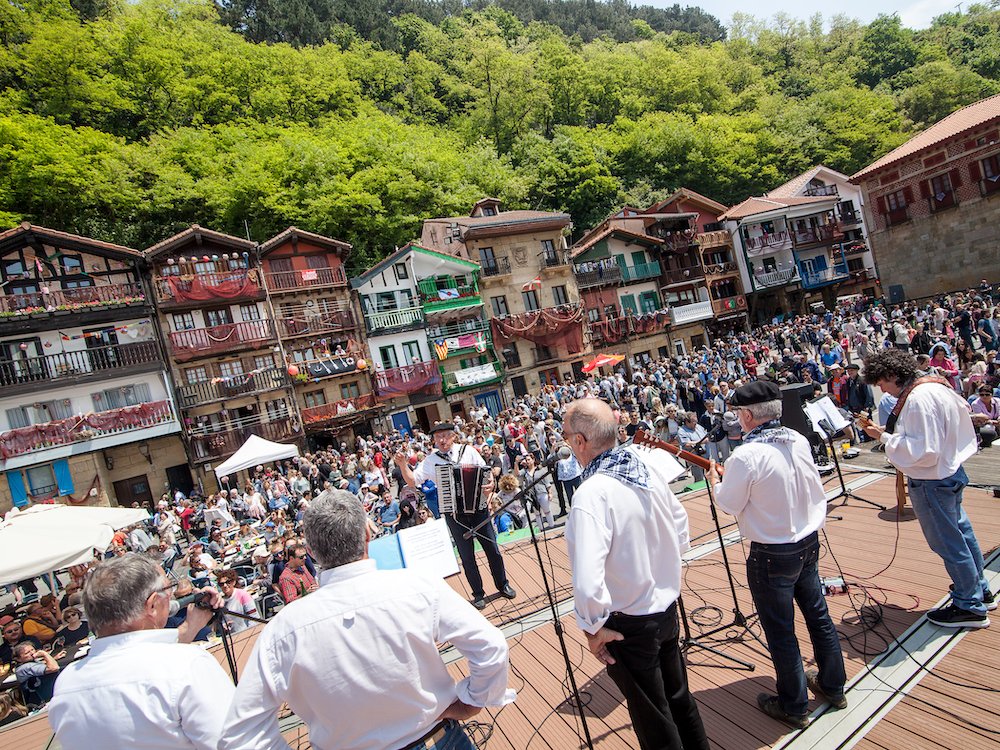 Optreden tijdens het Pasaia Maritiem Festival in 2018