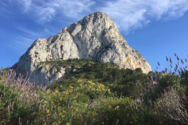 De Ifach rots in Calpe - heerlijk om te wandelen en vogels te bekijken