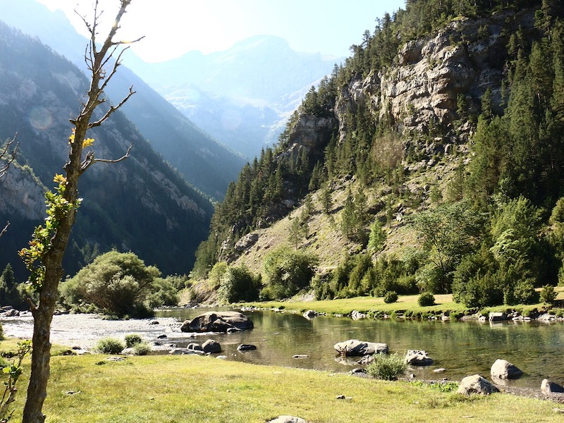 Een idyllische plek om te riviervissen in de Spaanse Pyreneeën