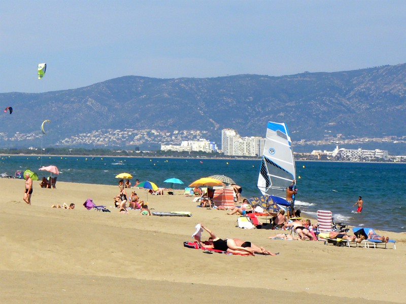 Lange stranden aan de baai van Roses