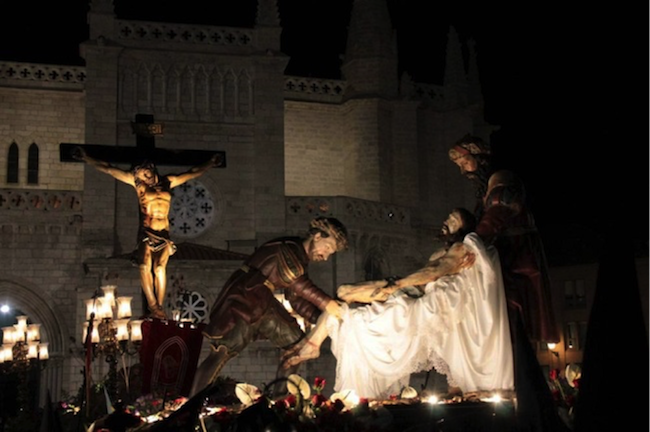 Een Christusbeeld tijdens de processie op Witte Donderdag in Valladolid (Midden Spanje)
